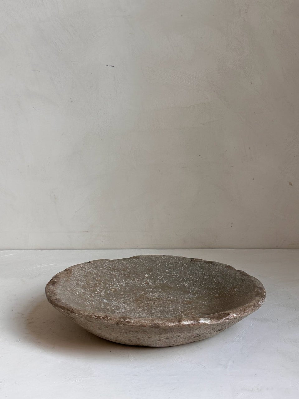 The Corner - Antique stone plate N° 51 - Table & Kitchenware