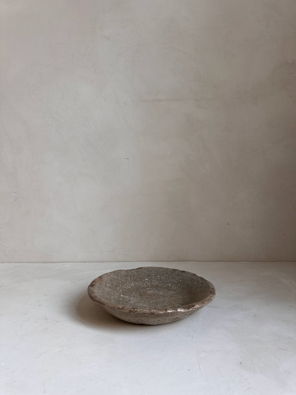 The Corner - Antique stone plate N° 51 - Table & Kitchenware