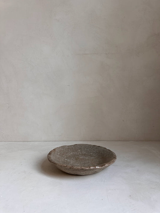 The Corner - Antique stone plate N° 51 - Table & Kitchenware