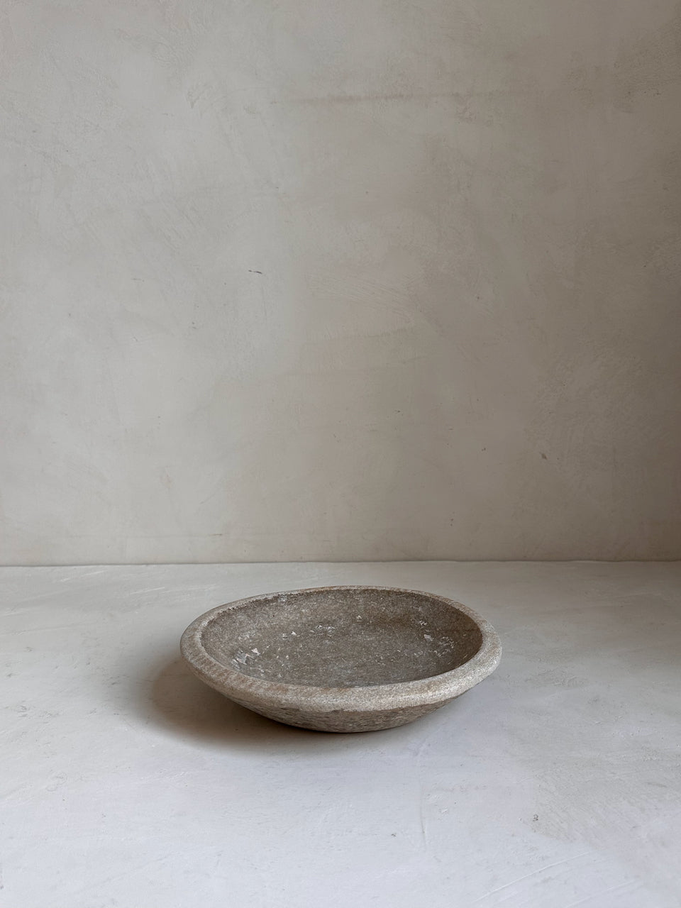 The Corner - Antique stone plate N° 52 - Table & Kitchenware