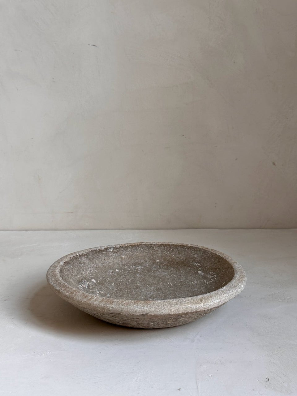 The Corner - Antique stone plate N° 52 - Table & Kitchenware