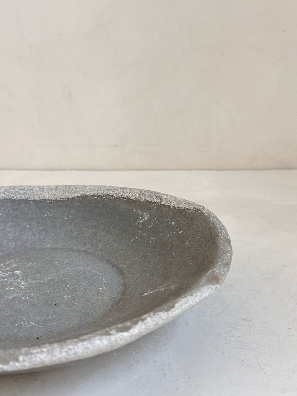 The Corner - Antique Stone plate N° 53 - Table & Kitchenware