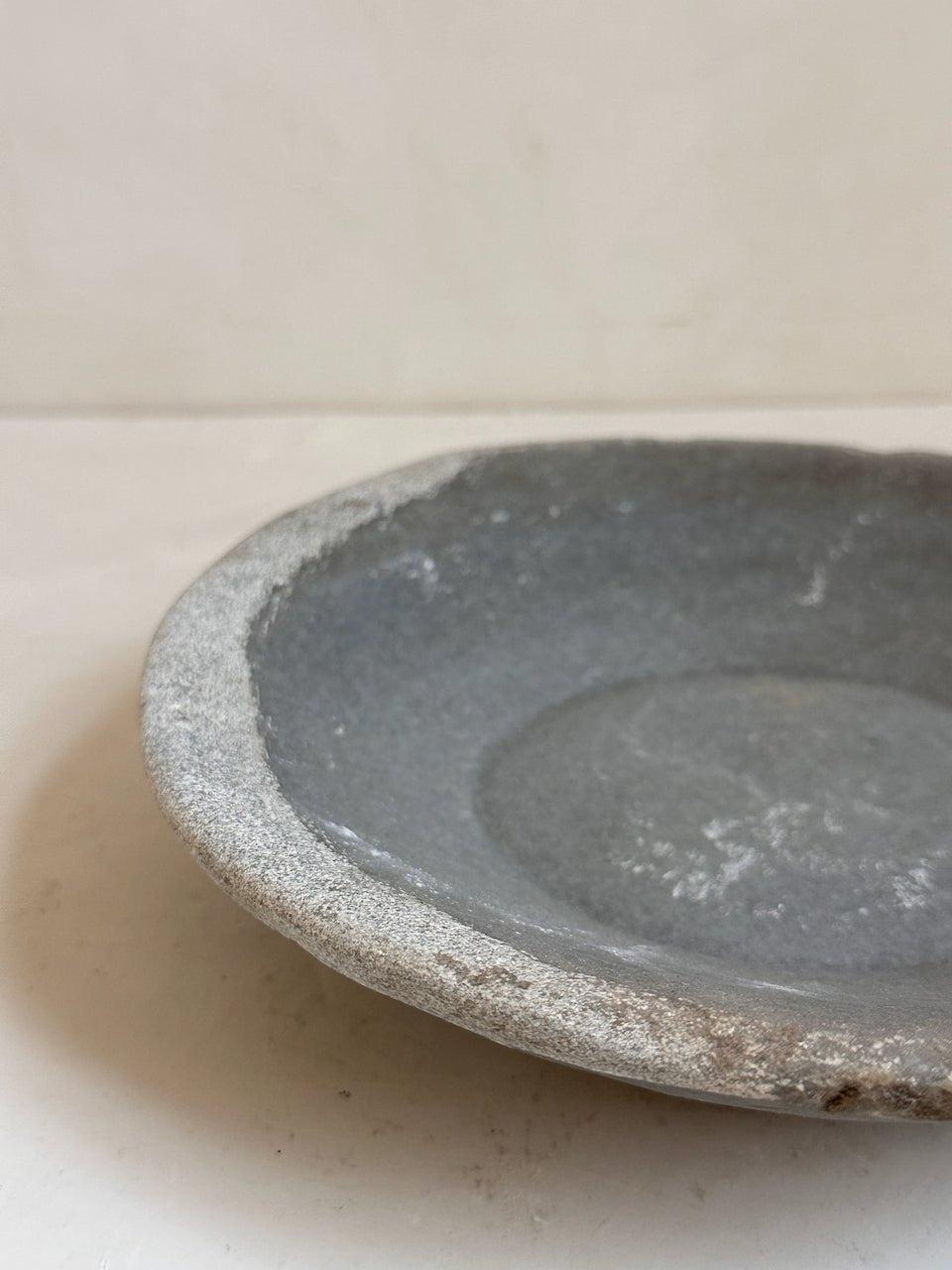 The Corner - Antique Stone plate N° 53 - Table & Kitchenware
