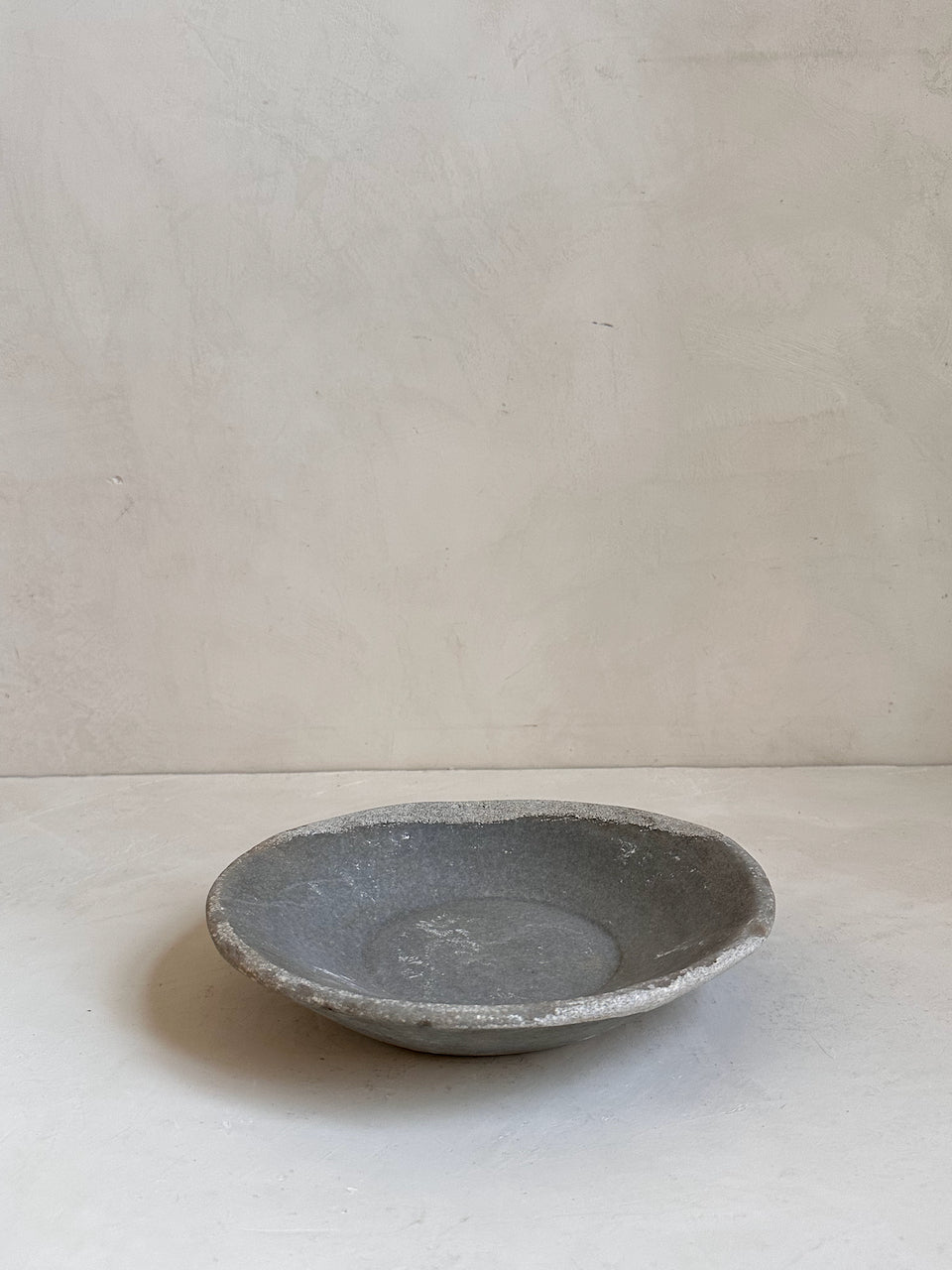 The Corner - Antique Stone plate N° 53 - Table & Kitchenware