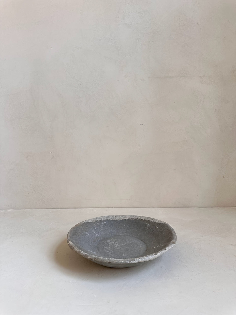 The Corner - Antique Stone plate N° 53 - Table & Kitchenware