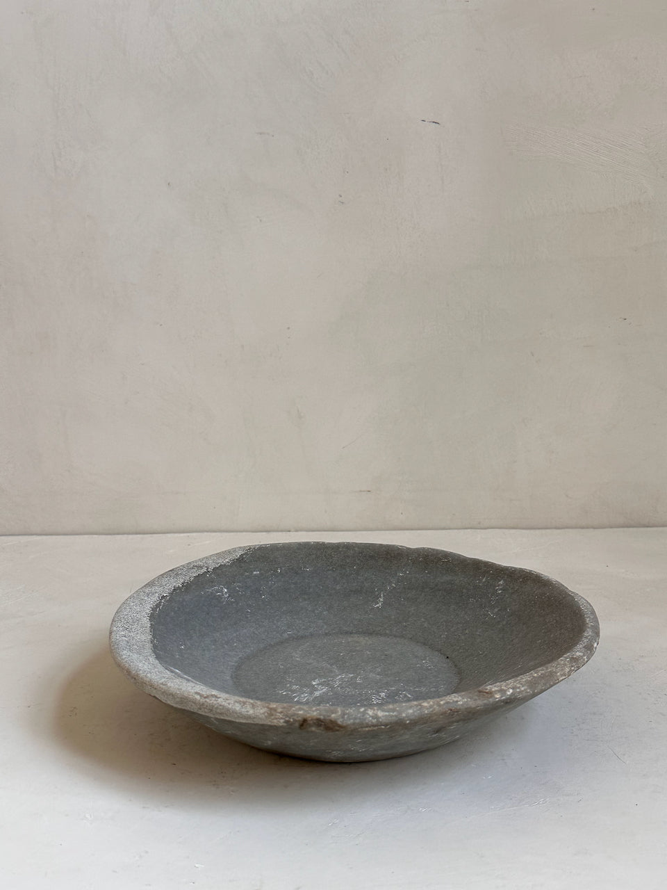 The Corner - Antique Stone plate N° 53 - Table & Kitchenware
