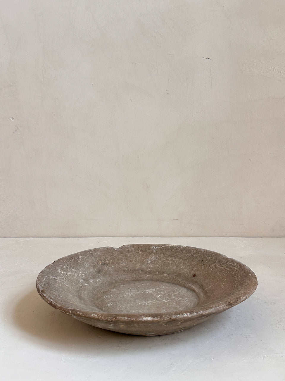 The Corner - Antique Stone plate N° 54 - Table & Kitchenware