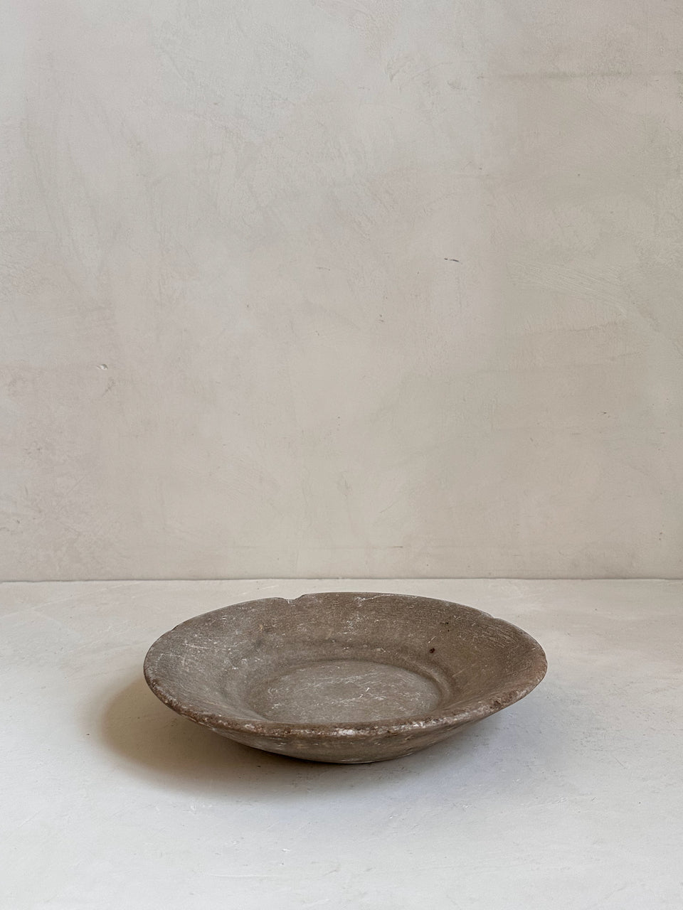 The Corner - Antique Stone plate N° 54 - Table & Kitchenware
