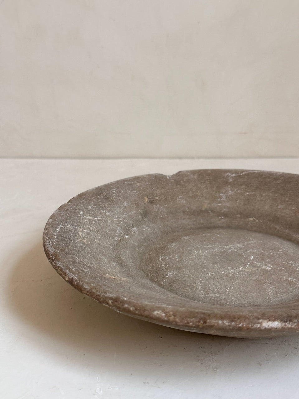 The Corner - Antique Stone plate N° 54 - Table & Kitchenware