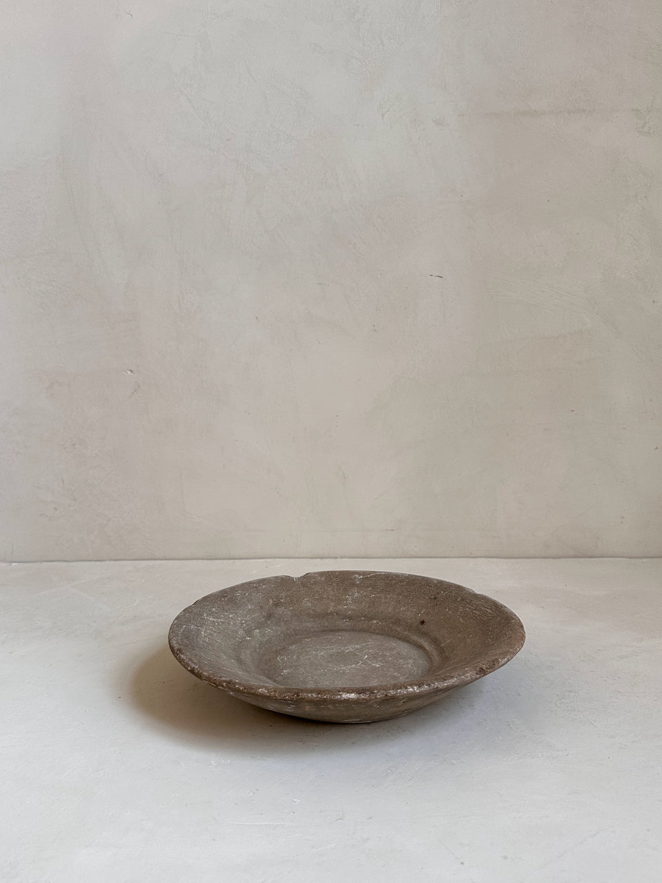 The Corner - Antique Stone plate N° 54 - Table & Kitchenware