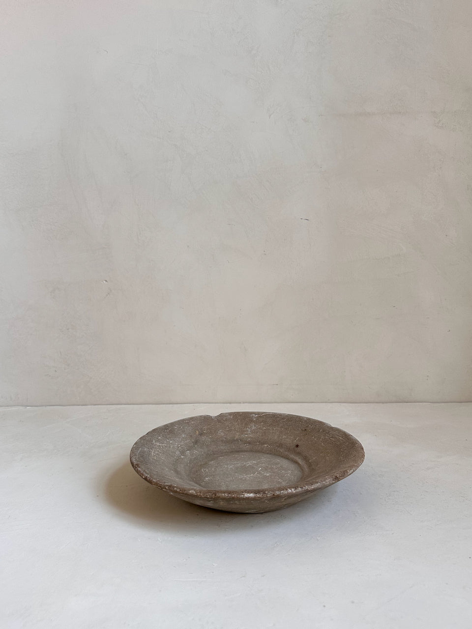 The Corner - Antique Stone plate N° 54 - Table & Kitchenware