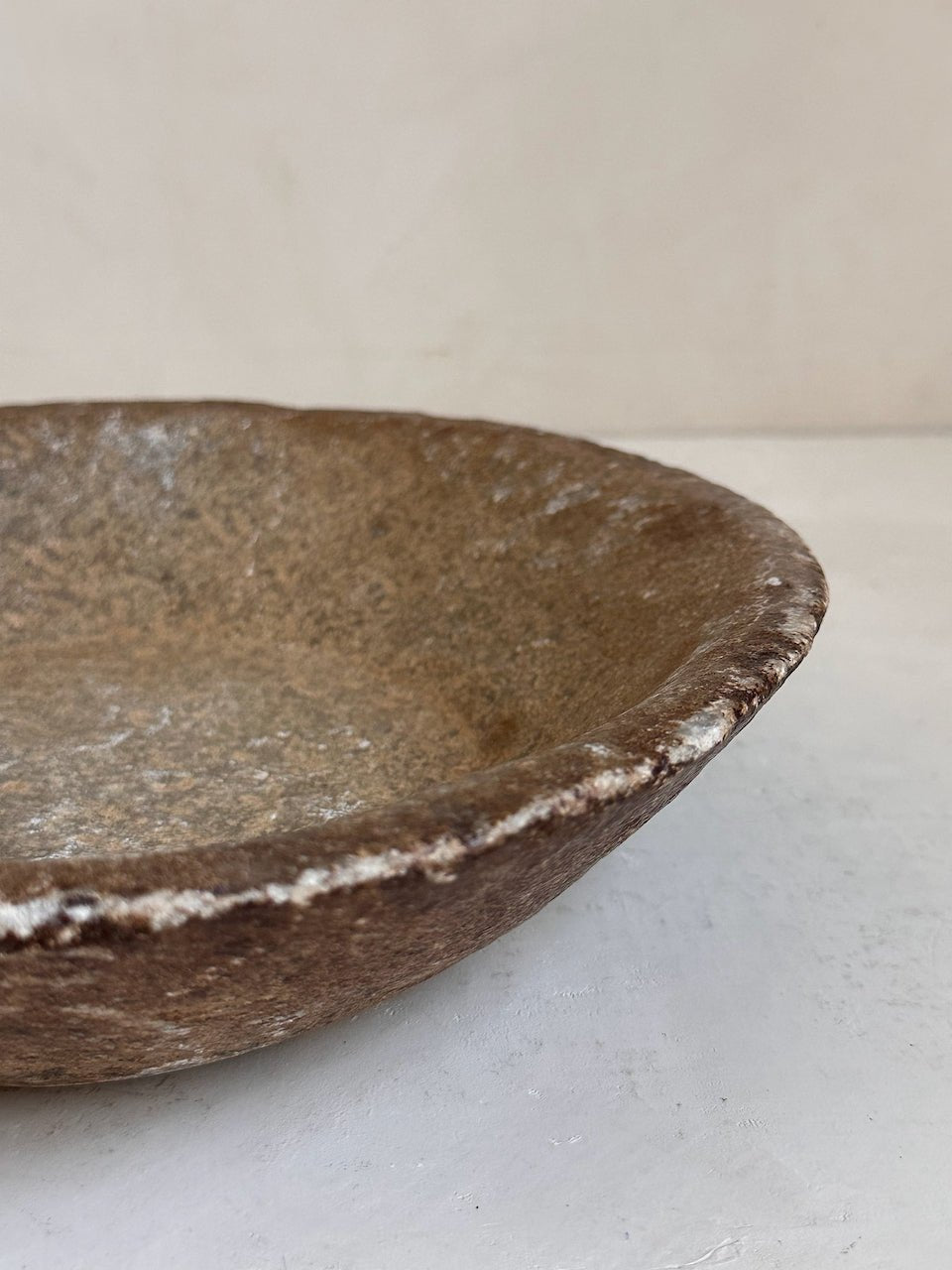 The Corner - Antique Stone plate N° 55 - Table & Kitchenware