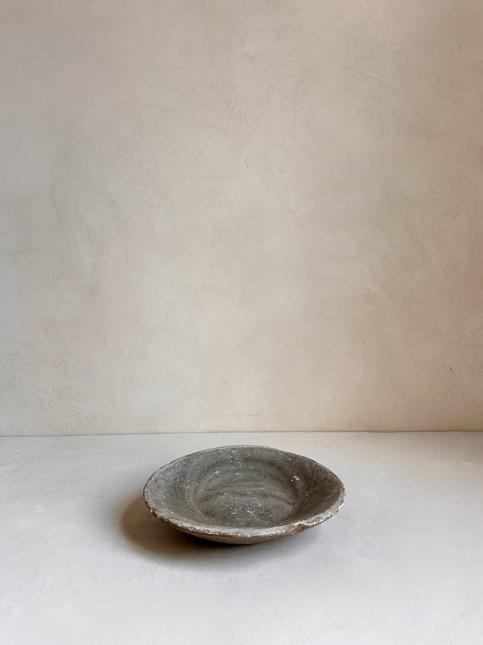 The Corner - Antique Stone plate N° 56 - Table & Kitchenware