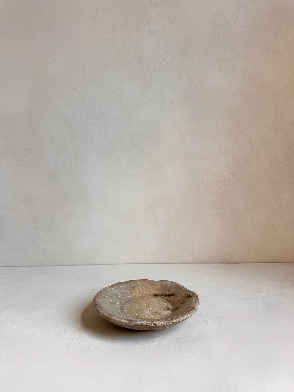 The Corner - Antique Stone plate N° 58 - Table & Kitchenware