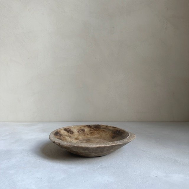 The Corner - Antique Stone plate N° 16 - Table & Kitchenware