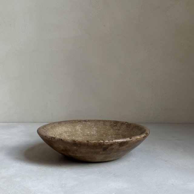 The Corner - Antique Stone plate N° 17 - Table & Kitchenware