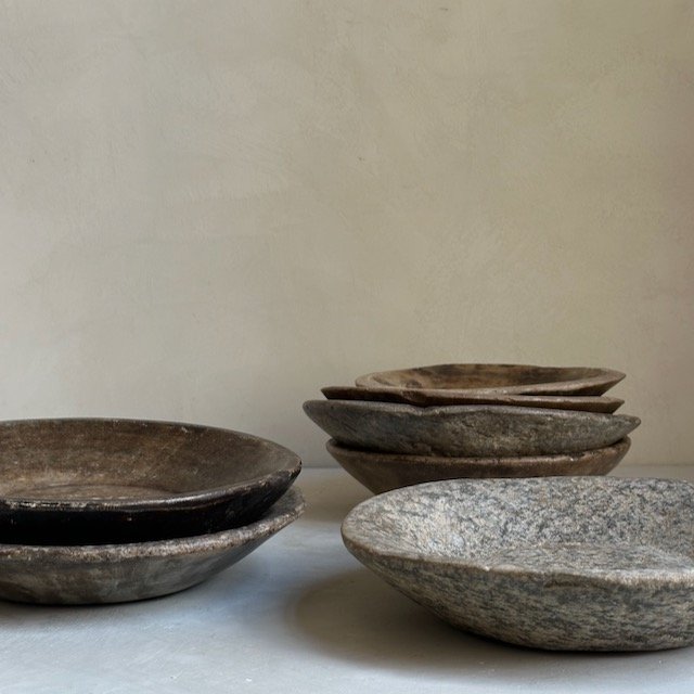 The Corner - Antique Stone plate N° 18 - Table & Kitchenware