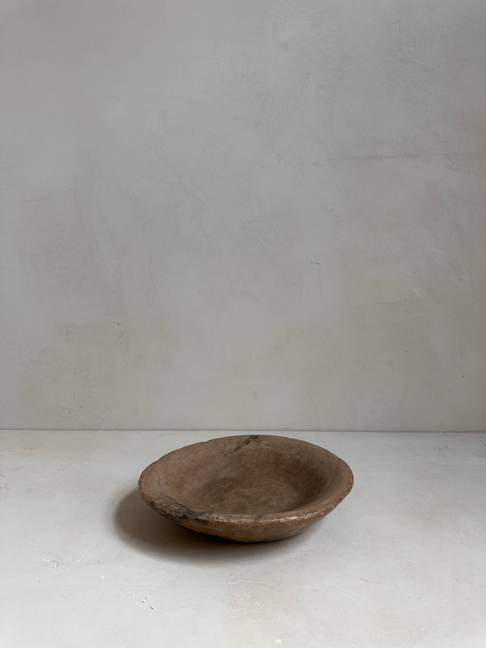 The Corner - Antique Stone plate N° 23 - Table & Kitchenware