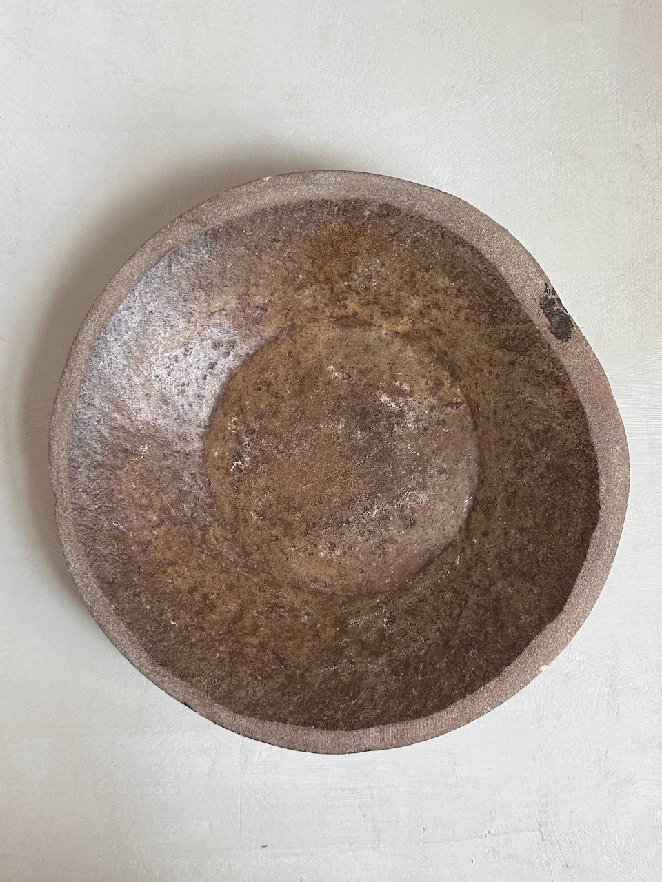 The Corner - Antique Stone plate N° 23 - Table & Kitchenware