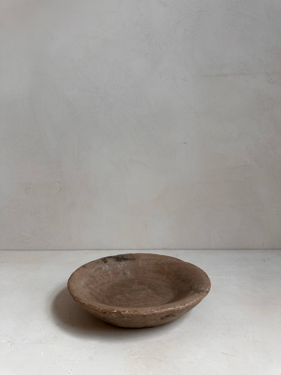 The Corner - Antique Stone plate N° 23 - Table & Kitchenware