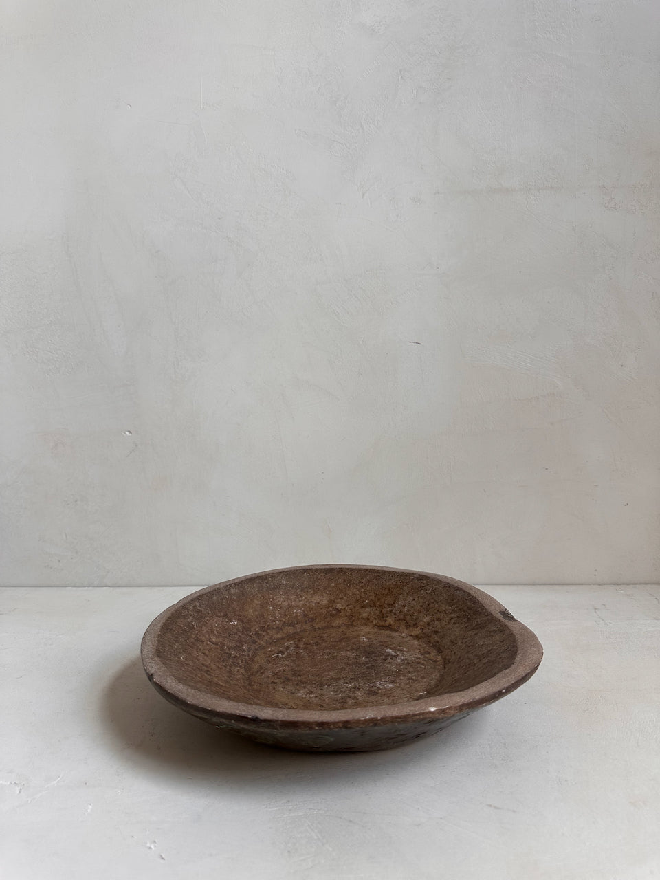 The Corner - Antique Stone plate N° 23 - Table & Kitchenware