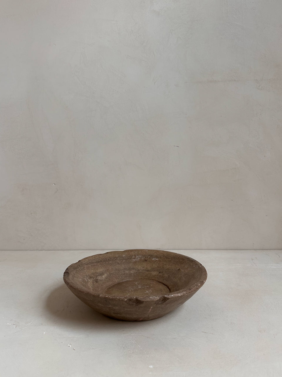 The Corner - Antique Stone plate N° 24 - Table & Kitchenware