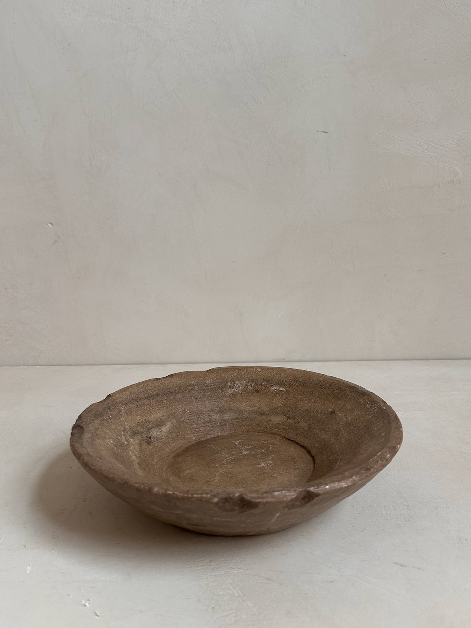 The Corner - Antique Stone plate N° 24 - Table & Kitchenware
