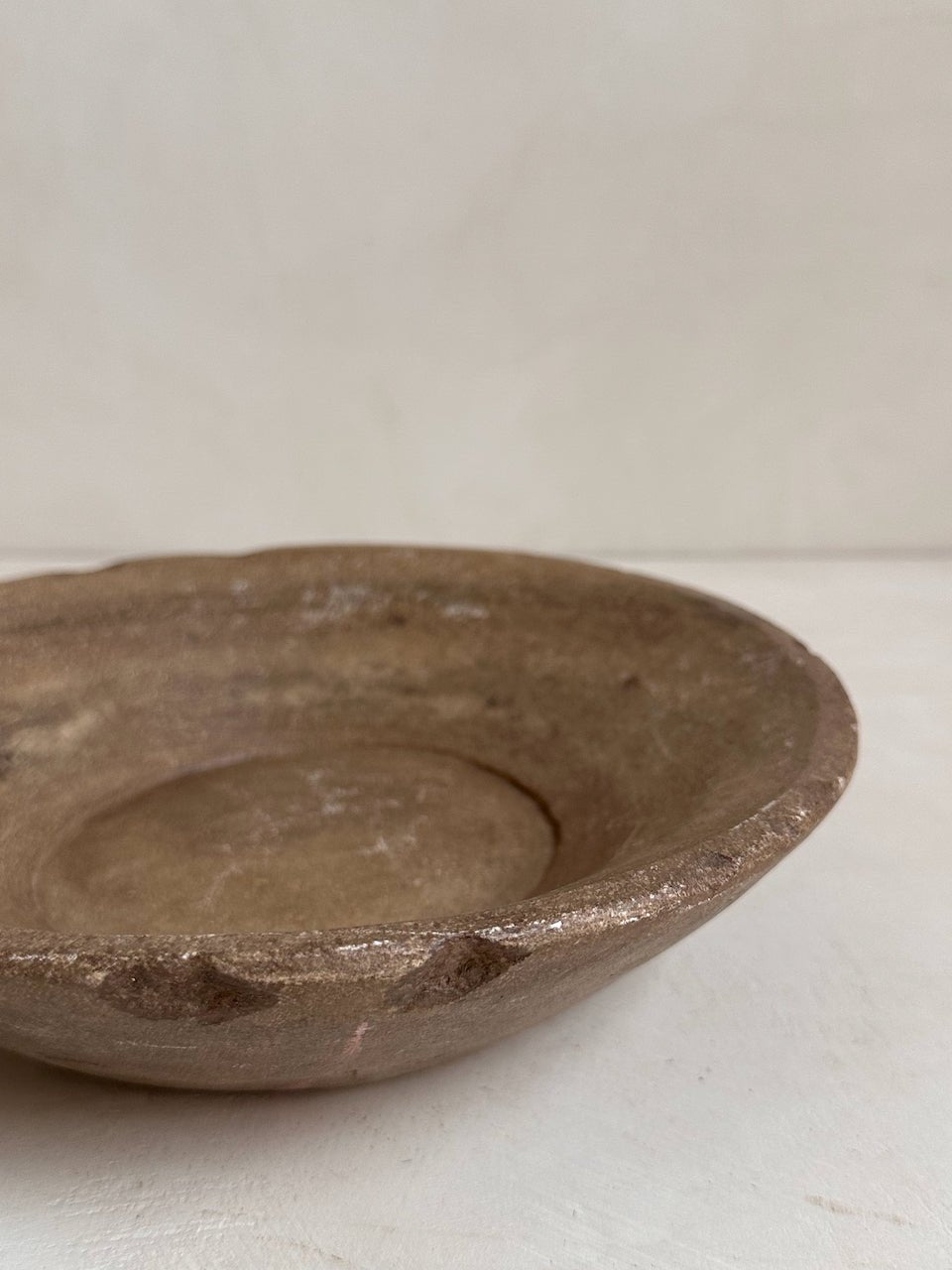 The Corner - Antique Stone plate N° 24 - Table & Kitchenware