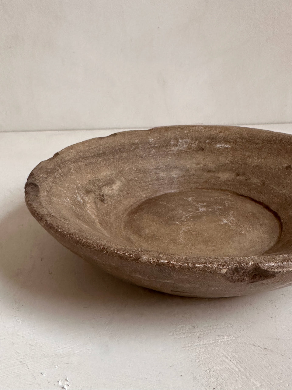 The Corner - Antique Stone plate N° 24 - Table & Kitchenware