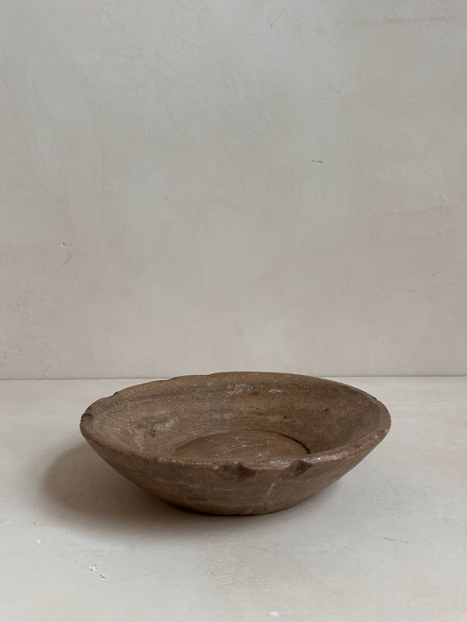 The Corner - Antique Stone plate N° 24 - Table & Kitchenware
