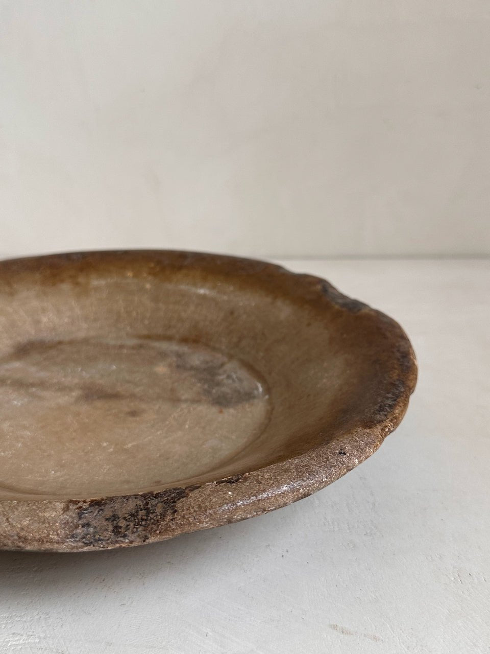 The Corner - Antique Stone plate N° 25 - Table & Kitchenware