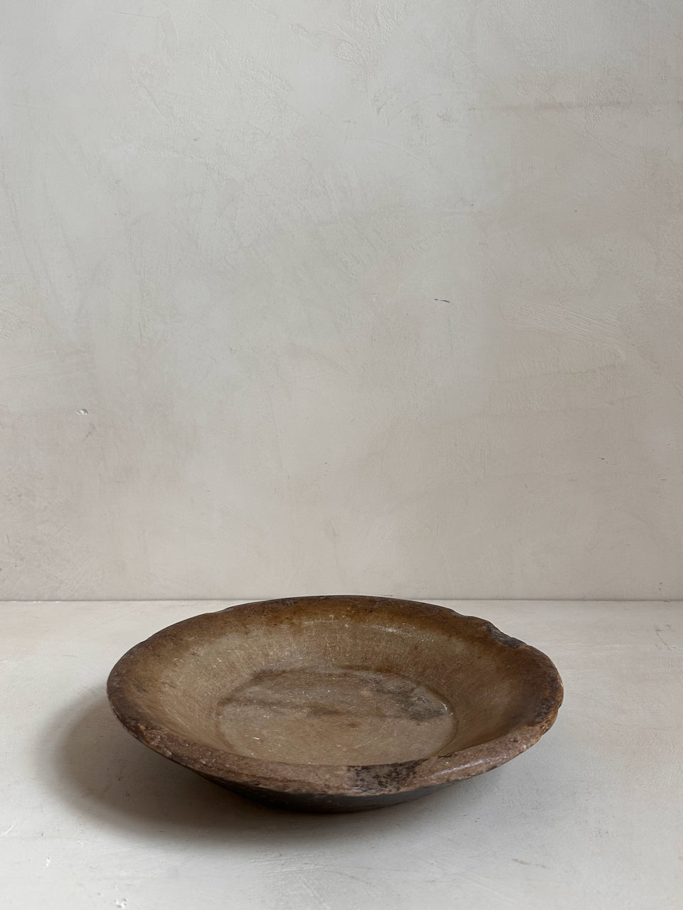 The Corner - Antique Stone plate N° 25 - Table & Kitchenware