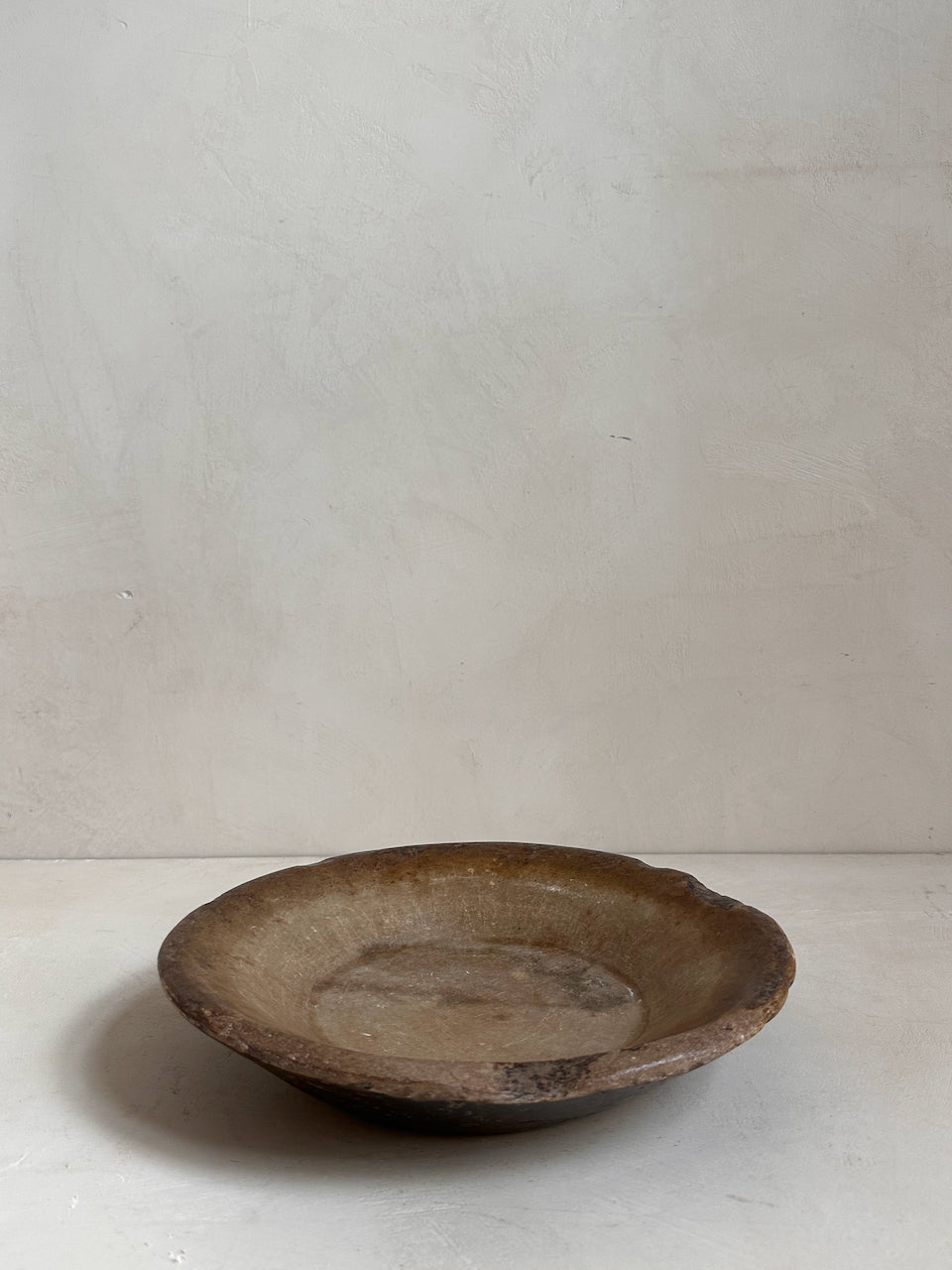 The Corner - Antique Stone plate N° 25 - Table & Kitchenware