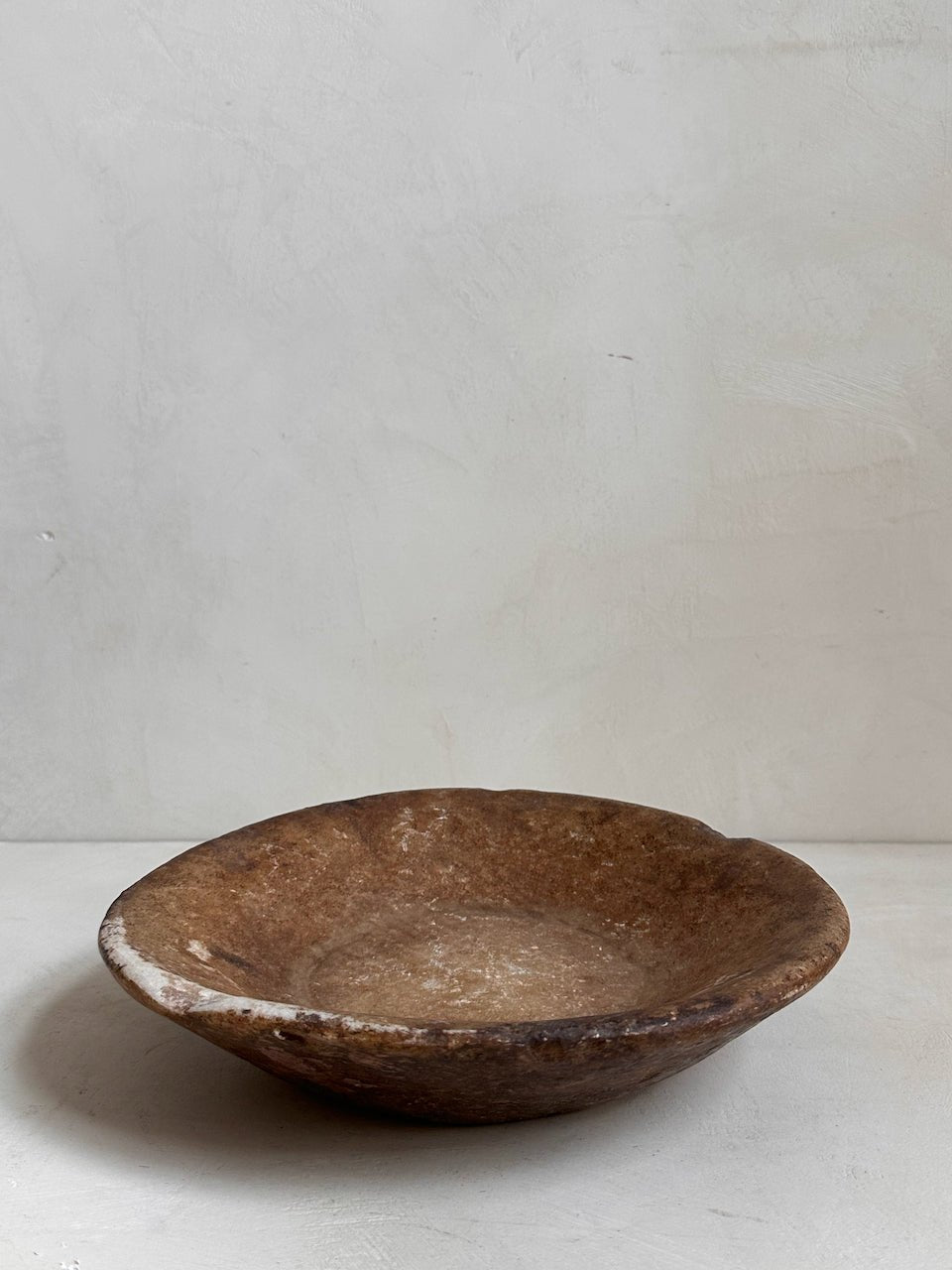 The Corner - Antique Stone plate N° 26 - Table & Kitchenware