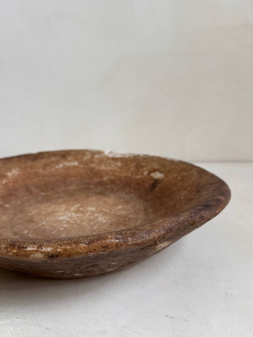 The Corner - Antique Stone plate N° 26 - Table & Kitchenware