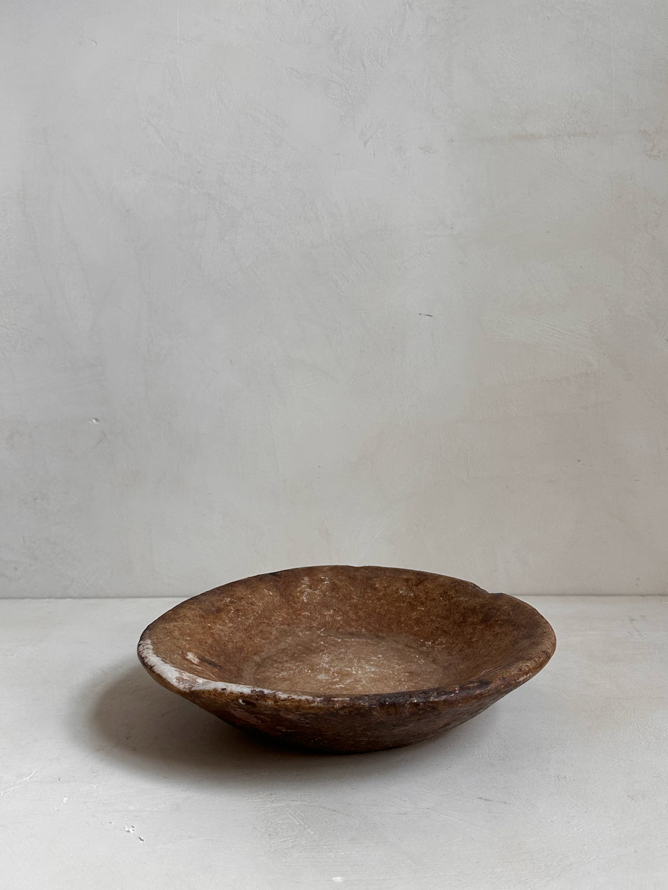 The Corner - Antique Stone plate N° 26 - Table & Kitchenware