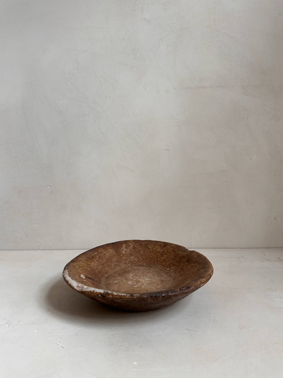 The Corner - Antique Stone plate N° 26 - Table & Kitchenware
