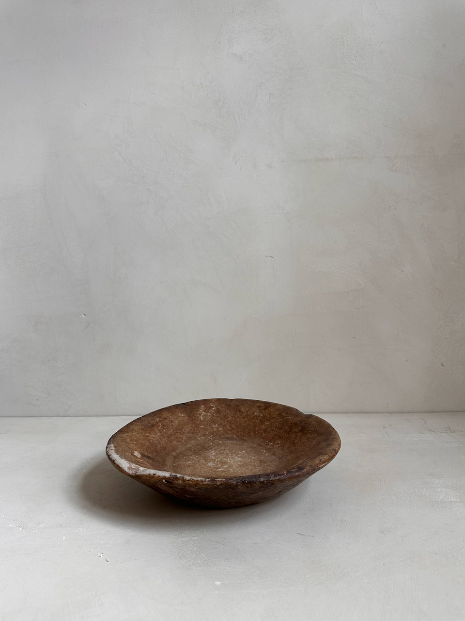 The Corner - Antique Stone plate N° 26 - Table & Kitchenware