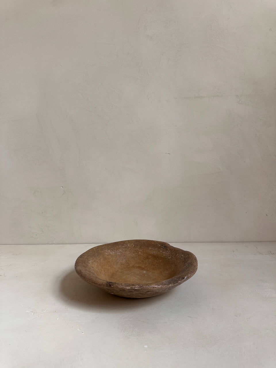 The Corner - Antique Stone plate N° 29 - Table & Kitchenware