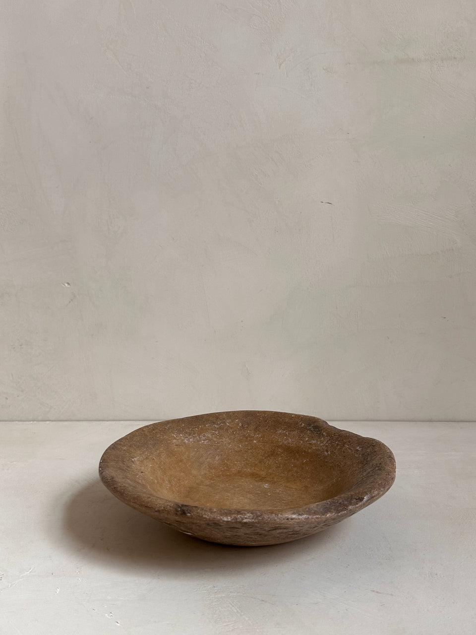 The Corner - Antique Stone plate N° 29 - Table & Kitchenware
