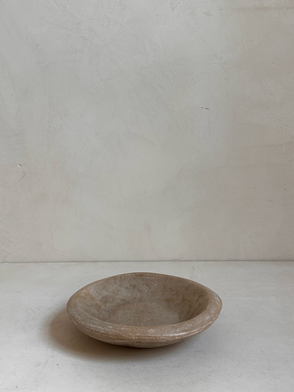 The Corner - Antique Stone plate N° 31 - Table & Kitchenware