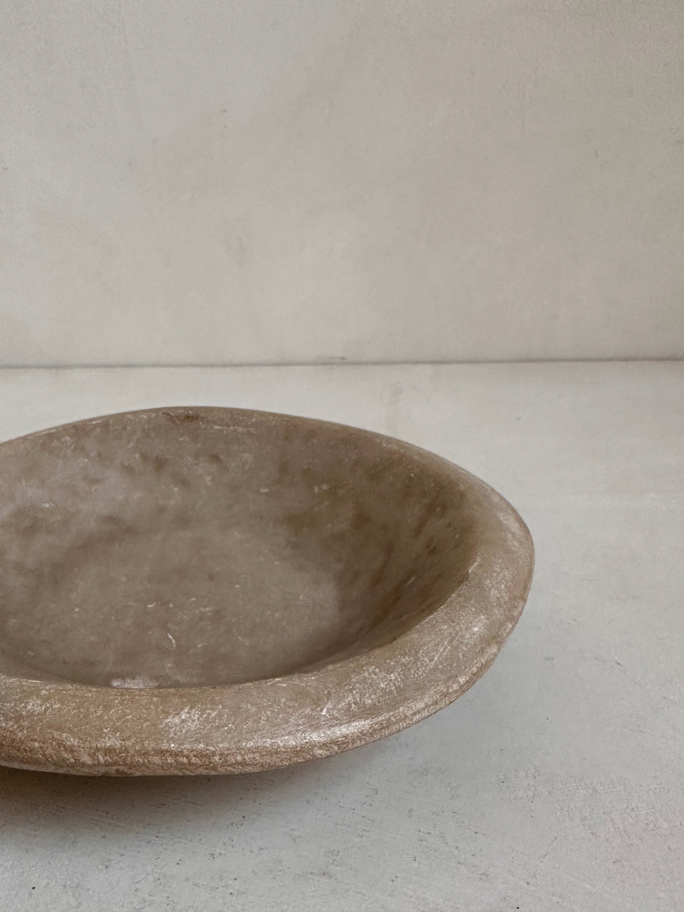 The Corner - Antique Stone plate N° 31 - Table & Kitchenware