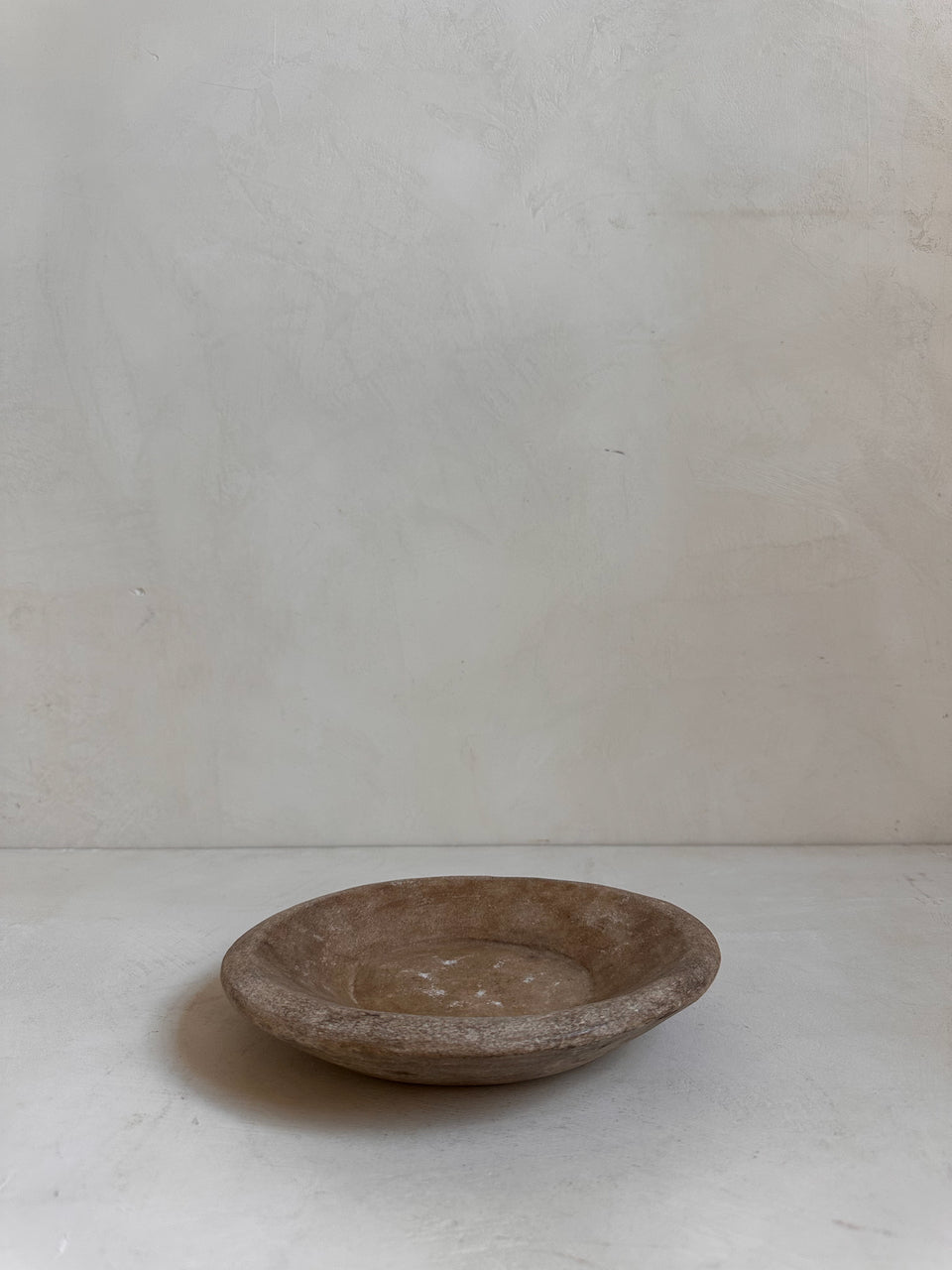 The Corner - Antique Stone plate N° 32 - Table & Kitchenware