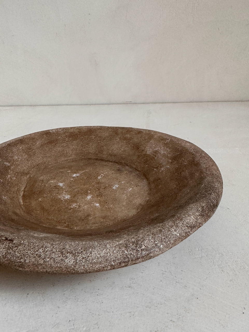 The Corner - Antique Stone plate N° 32 - Table & Kitchenware