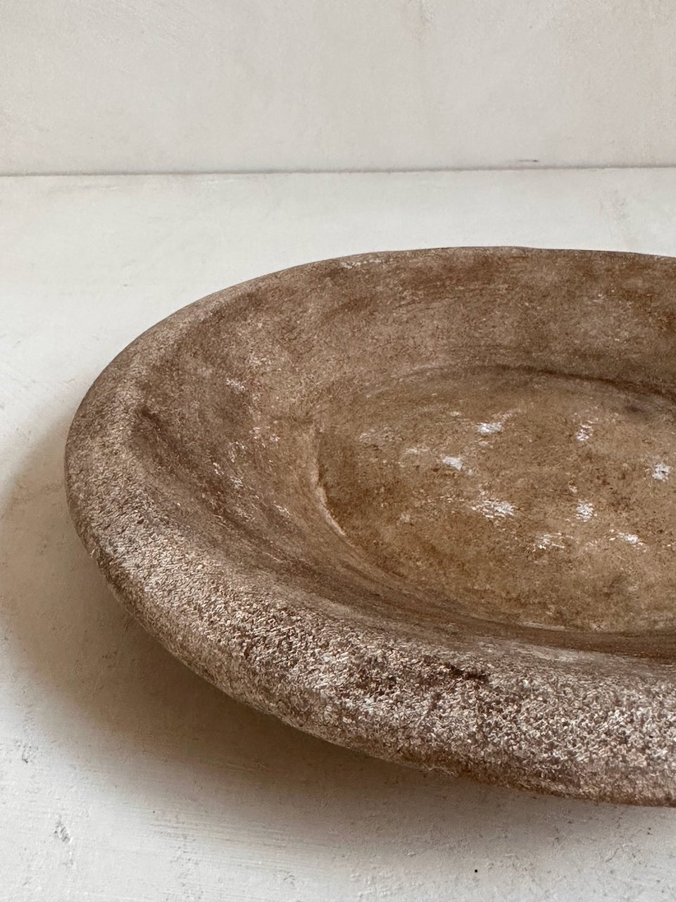 The Corner - Antique Stone plate N° 32 - Table & Kitchenware