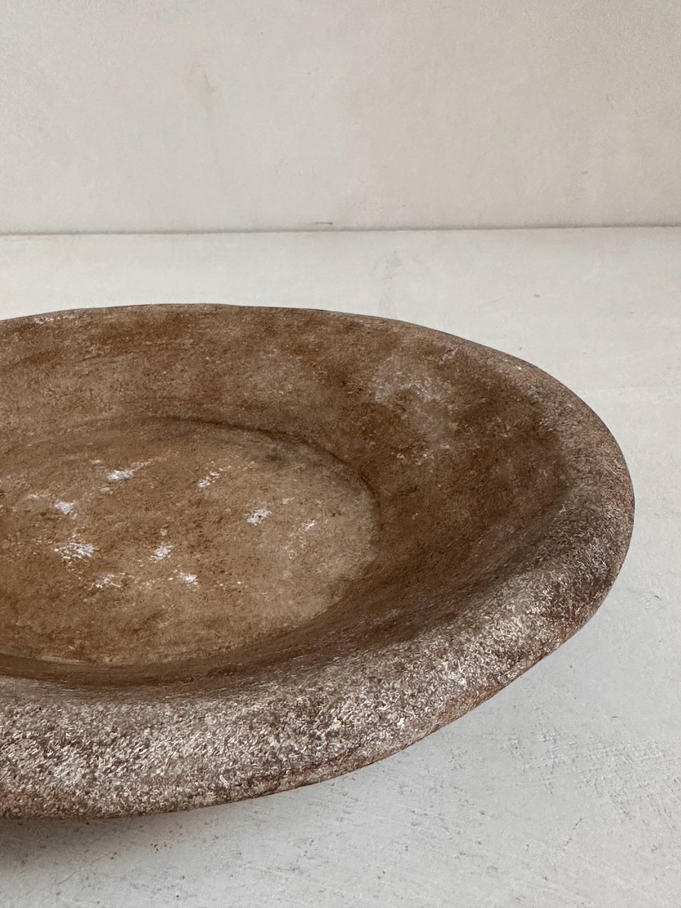 The Corner - Antique Stone plate N° 32 - Table & Kitchenware