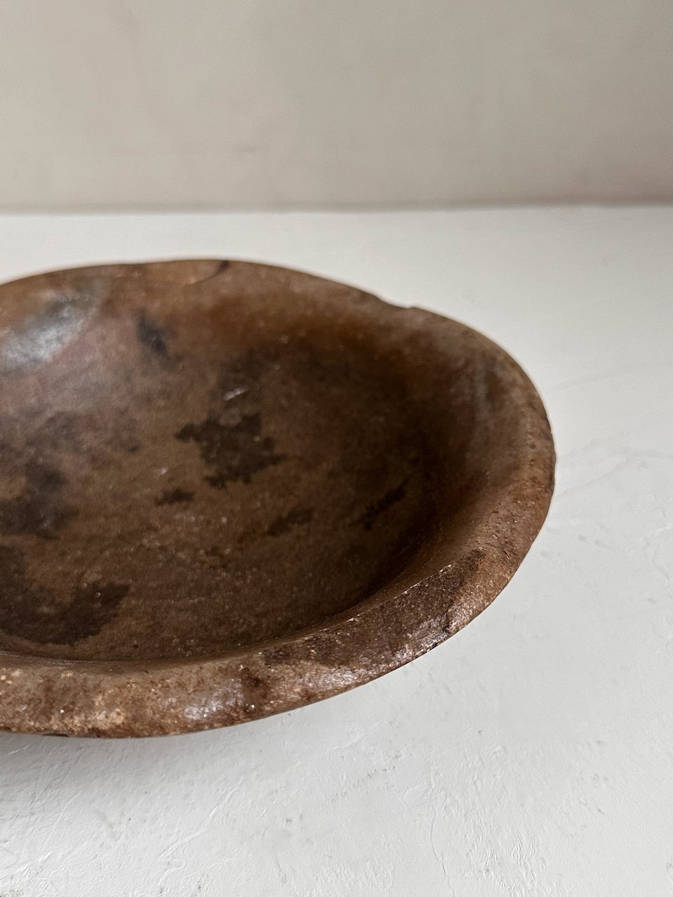 The Corner - Antique Stone plate N° 36 - Table & Kitchenware