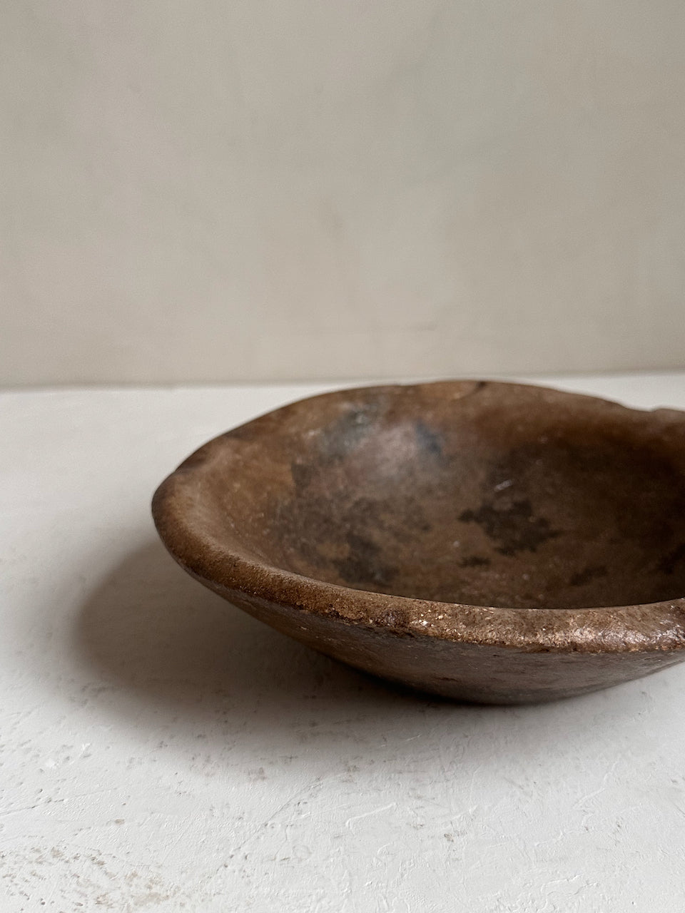 The Corner - Antique Stone plate N° 36 - Table & Kitchenware