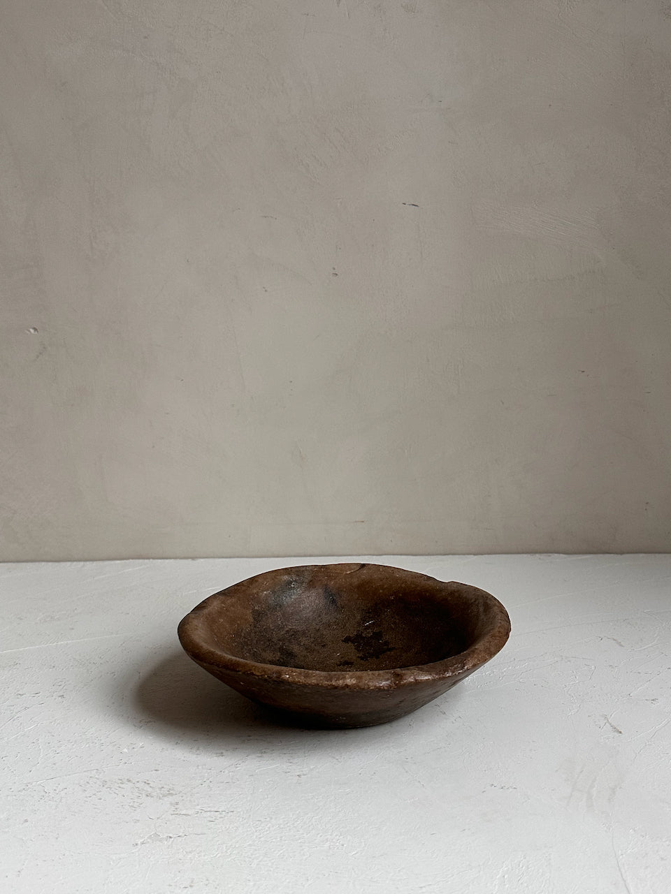 The Corner - Antique Stone plate N° 36 - Table & Kitchenware