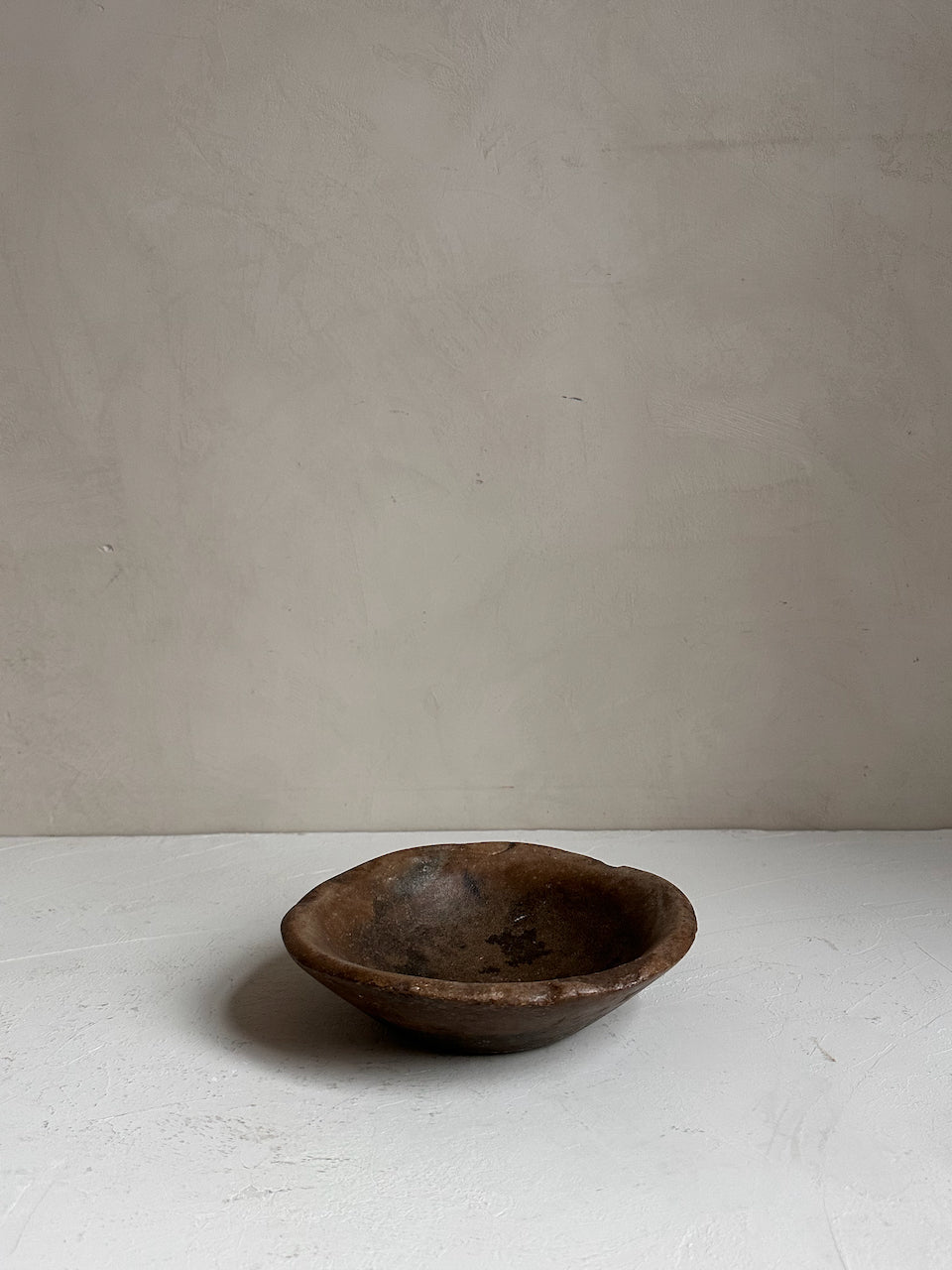 The Corner - Antique Stone plate N° 36 - Table & Kitchenware
